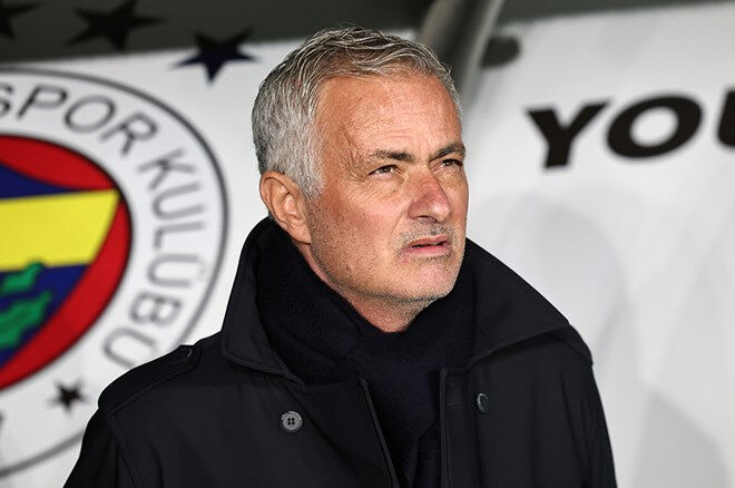 Jose Mourinho'dan Beşiktaş s&ouml;zleri! "Şampiyon olamaz ama derbileri kazanabilir" - 1. Resim