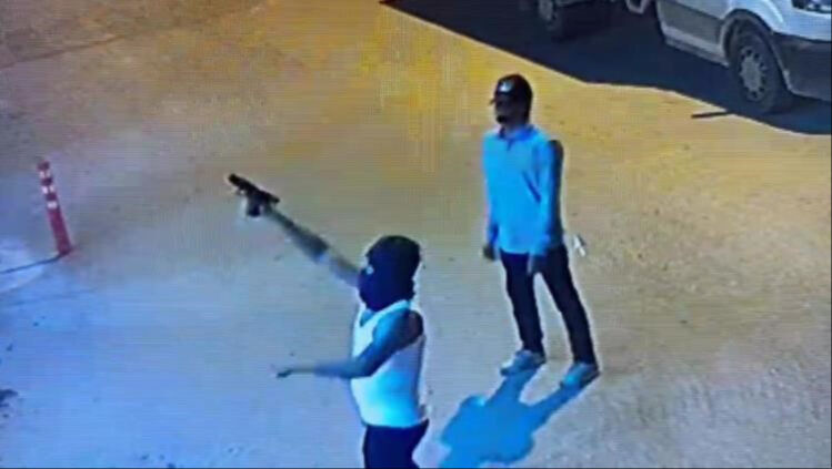 Kadın güvenlik görevlisini rehin alan maskeli saldırgan uzman çavuş çıktı - 1. Resim