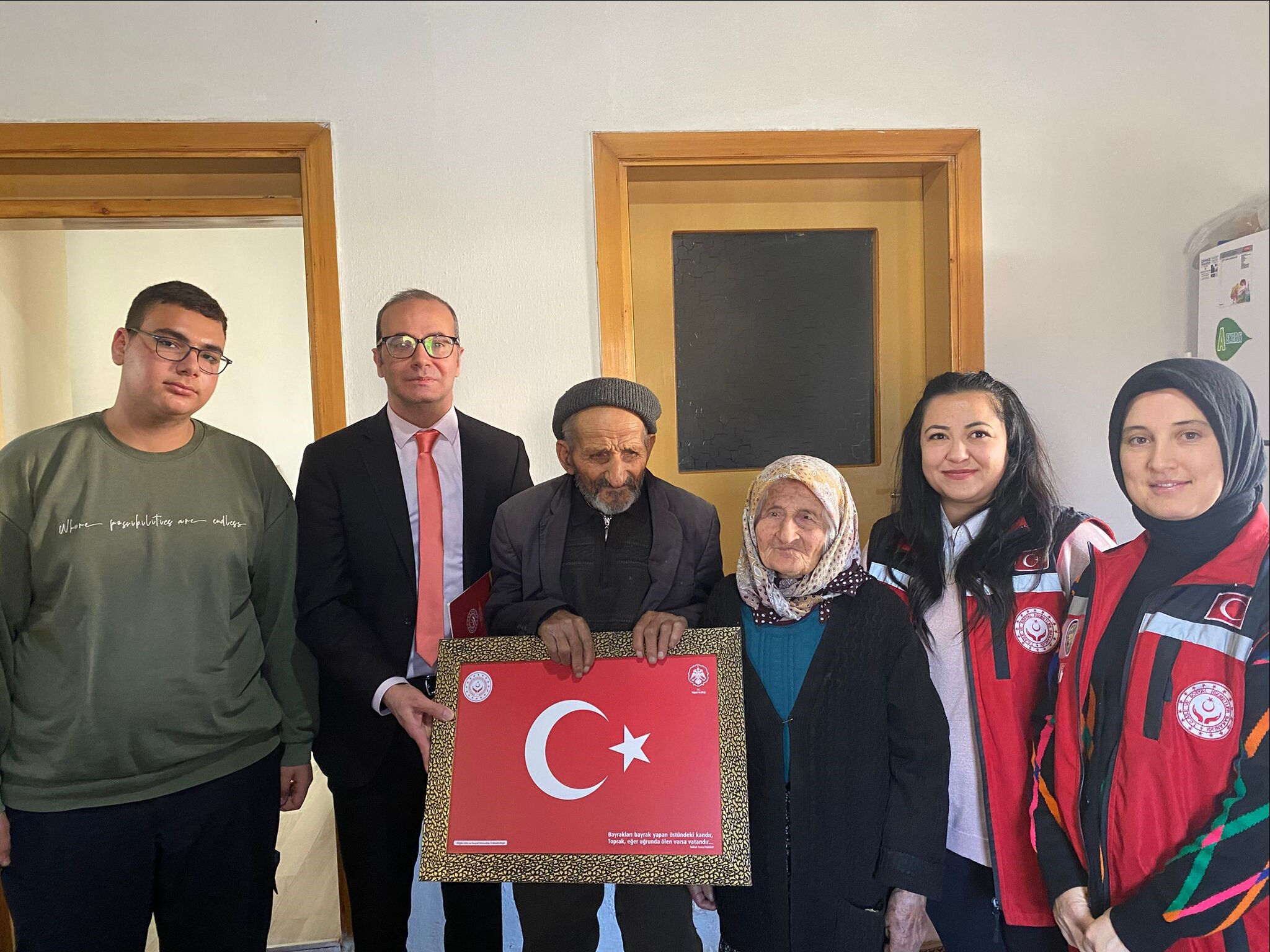 Niğde'de yaşayan tarih Kore Gazisi Mustafa Özdere gençlerle buluştu: 5 vakit yalvarıyorum... - 2. Resim