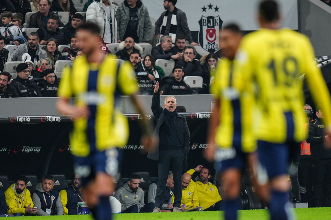 Beşiktaş-Fenerbahçe derbisi Avrupa basınında! "Mourinho için bir Türk derbisi daha hayal kırıklığı oldu" - 1. Resim
