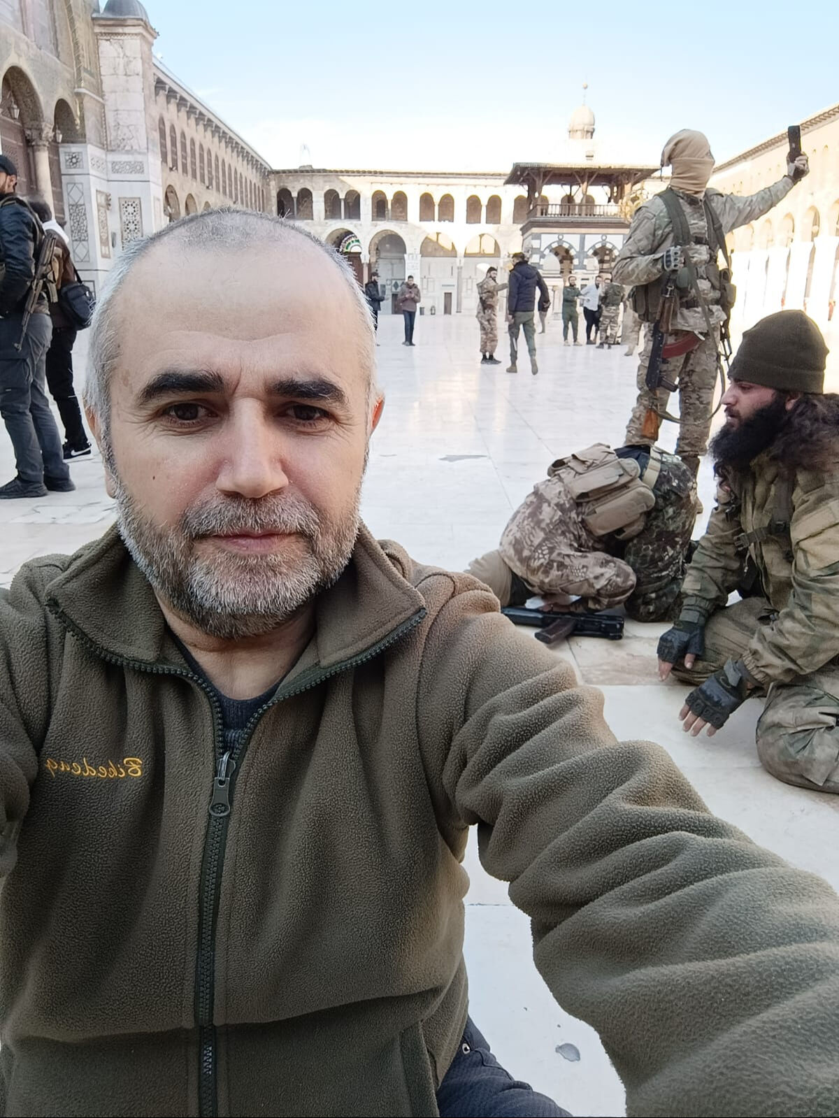 Emevi Camiinde şükür secdesi! Muhabirimiz Yılmaz Bilgen Emevi Camiinde - 6. Resim