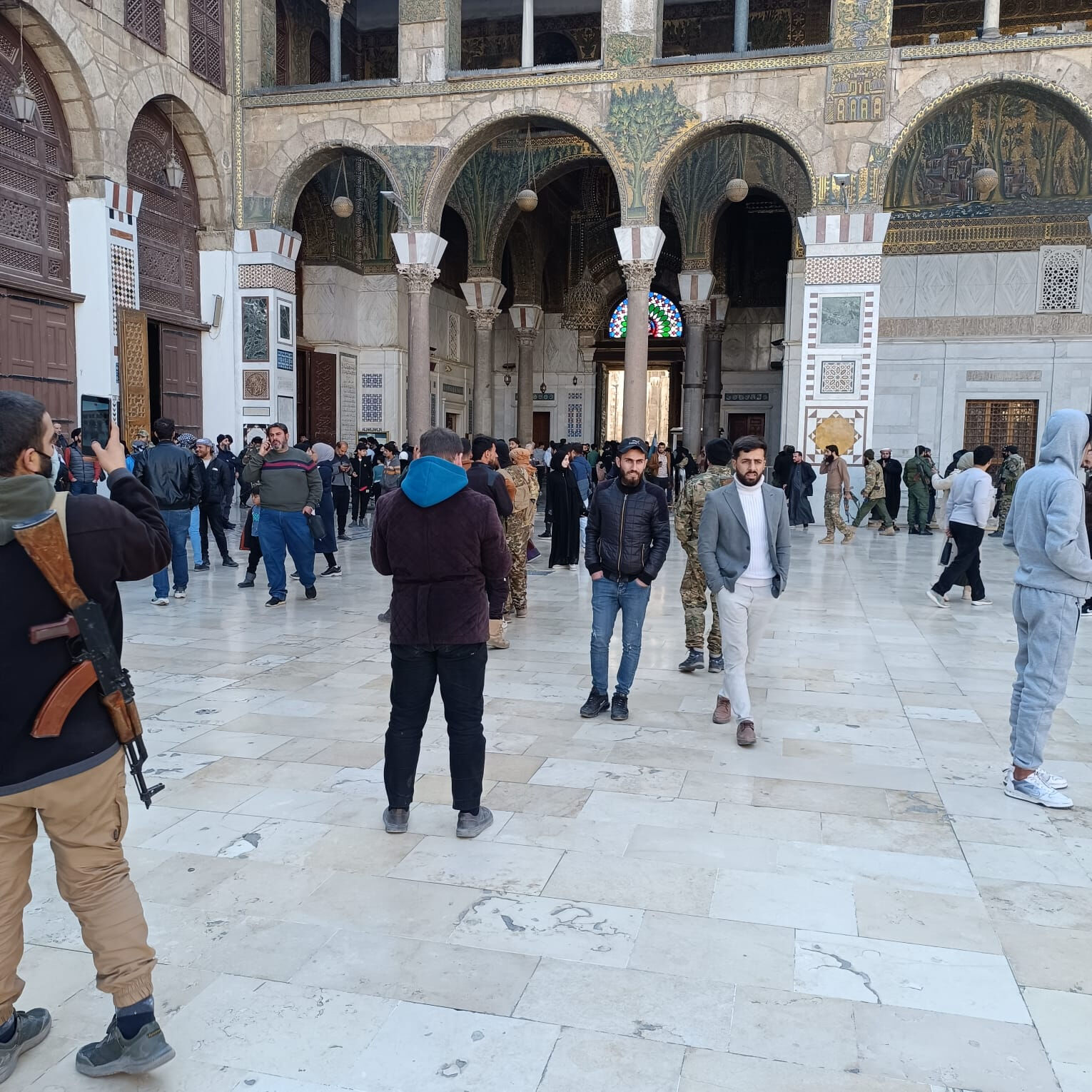 Emevi Camiinde şükür secdesi! Muhabirimiz Yılmaz Bilgen Emevi Camiinde - 7. Resim