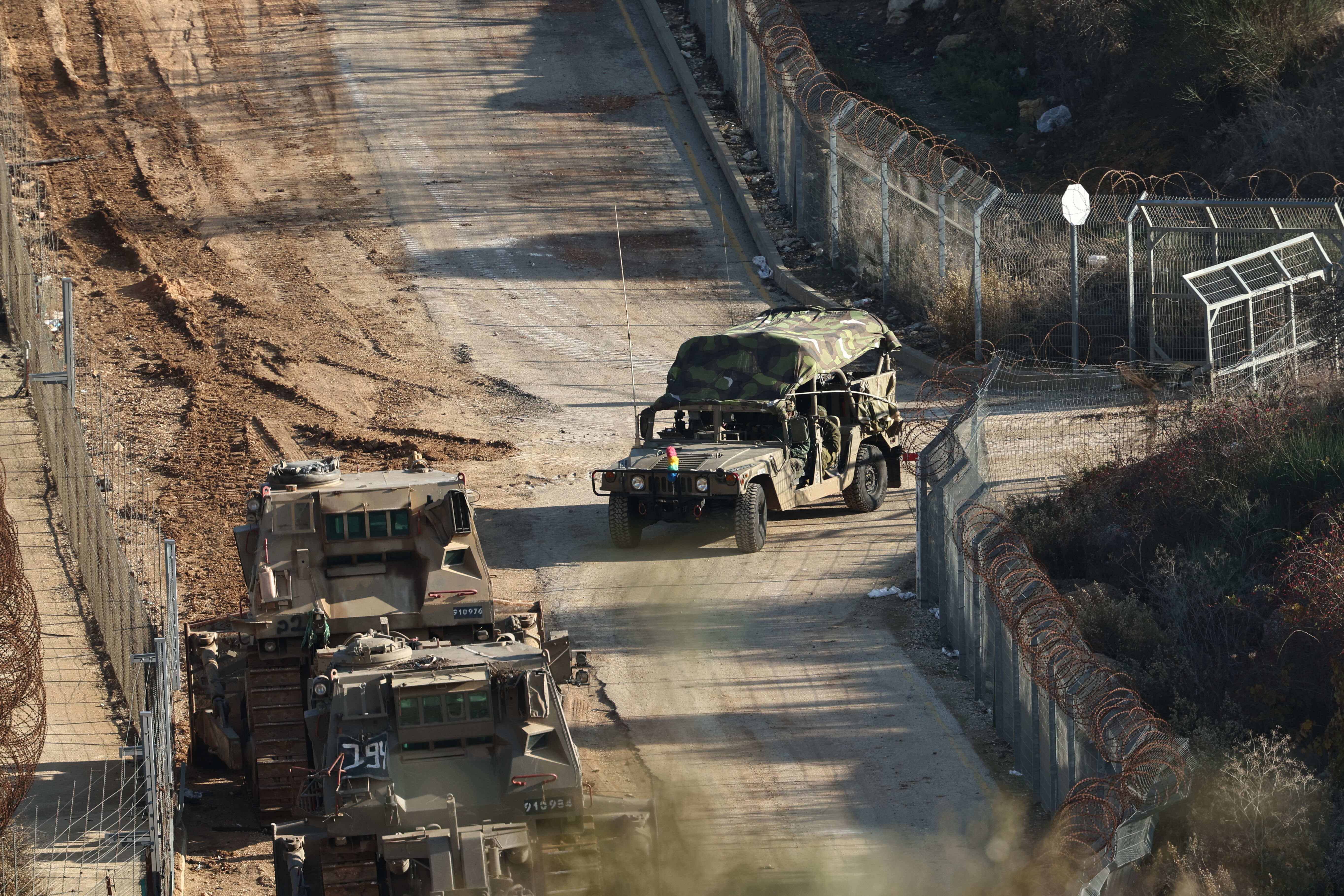 İsrail ordusu Suriye'yi işgale başladı! Siyonistler Şam'ı hedef aldı - 3. Resim