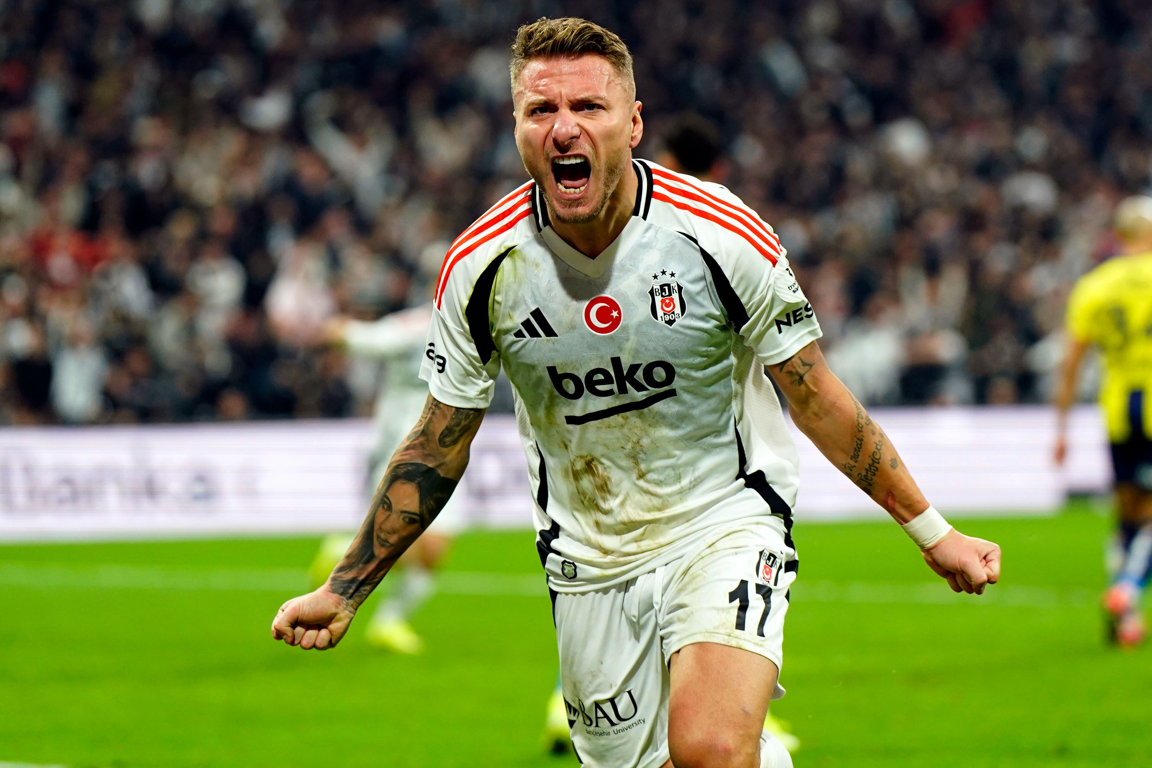 Kartal’dan Fener’e tek pençe! Kâbus dolu haftalar yaşayan Beşiktaş derbide F.bahçe’ye ağır darbe vurdu Kartal’dan Fener’e tek pençe! Kâbus dolu haftalar yaşayan Beşiktaş derbide F.bahçe’ye ağır darbe vurdu - 3. Resim