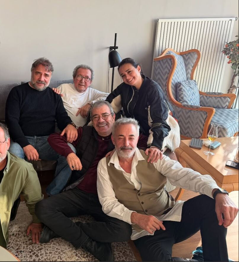 Kurtlar Vadisi ekibi yıllar sonra bir araya geldi! Sebebi dikkat çekti Kurtlar Vadisi ekibi yıllar sonra bir araya geldi! Sebebi dikkat çekti - 2. Resim