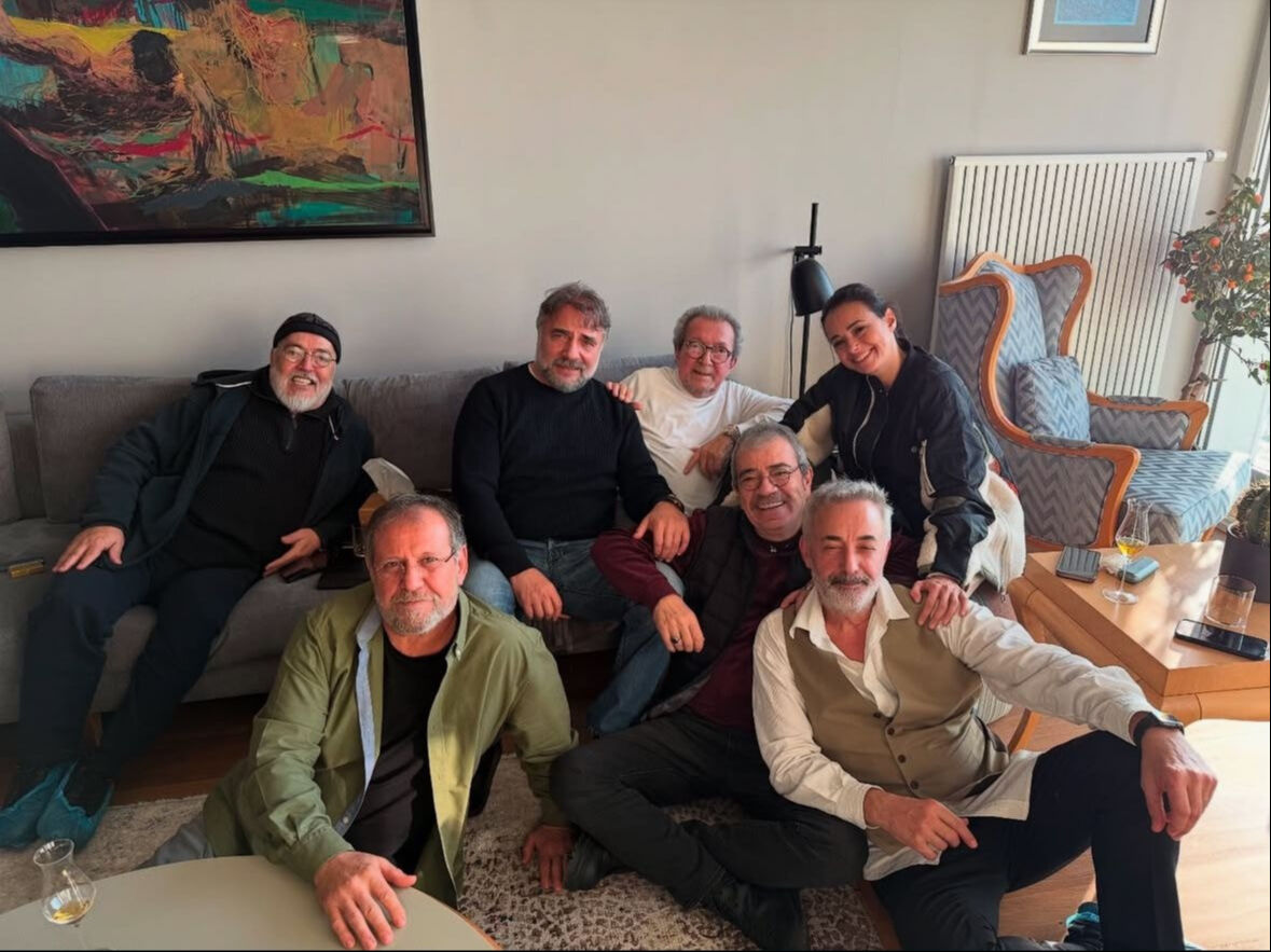 Kurtlar Vadisi ekibi yıllar sonra bir araya geldi! Sebebi dikkat çekti Kurtlar Vadisi ekibi yıllar sonra bir araya geldi! Sebebi dikkat çekti - 1. Resim