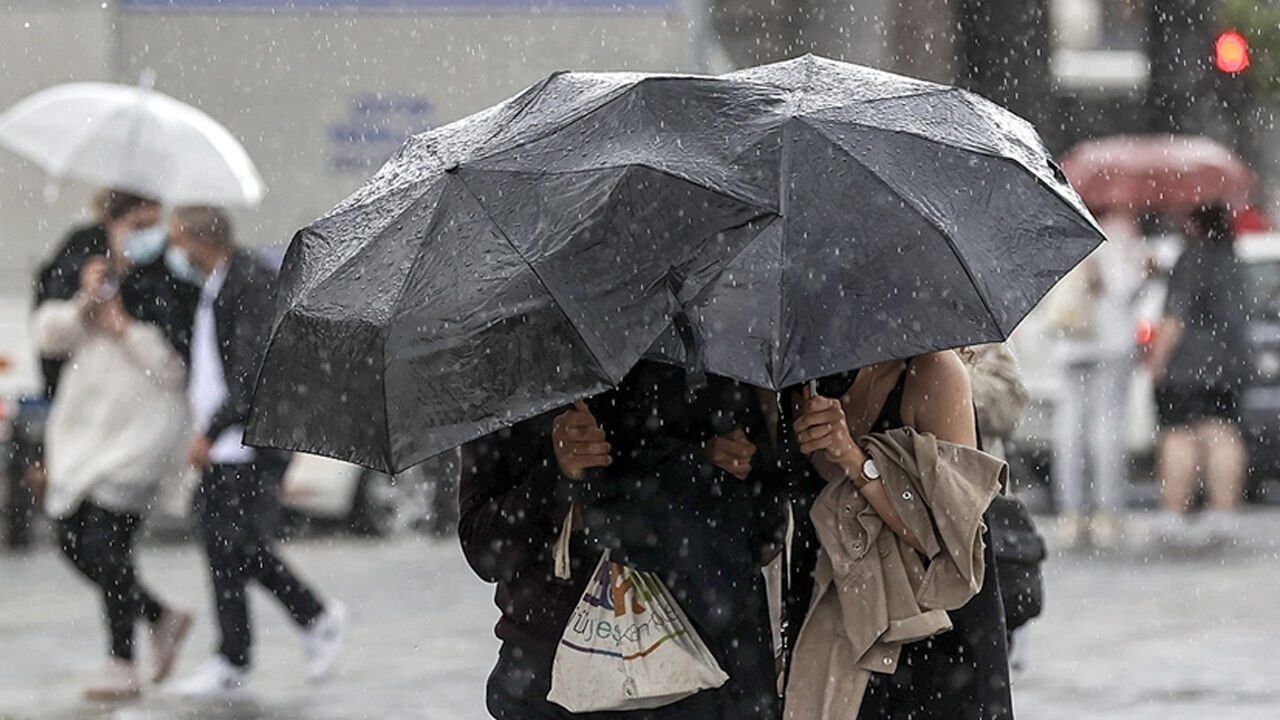 Meteoroloji ve AKOM'dan İstanbul uyarısı! Saat belli oldu, turuncu ve sarı kod verildi Meteoroloji ve AKOM'dan İstanbul uyarısı! Saat belli oldu, turuncu ve sarı kod verildi - 2. Resim