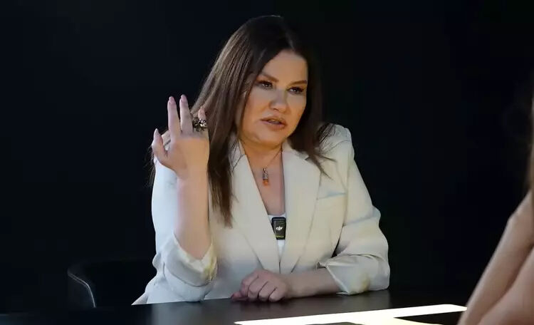 Programda gergin anlar! Hülya Avşar'ın o soruları Deniz Seki'yi rahatsız etti Programda gergin anlar! Hülya Avşar'ın o soruları Deniz Seki'yi rahatsız etti - 1. Resim