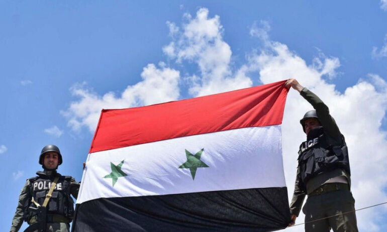 Suriye bayrağı değişti! Yeni Suriye bayrağı neyi simgeliyor, anlamı nedir? Suriye bayrağı değişti! Yeni Suriye bayrağı neyi simgeliyor, anlamı nedir? - 2. Resim