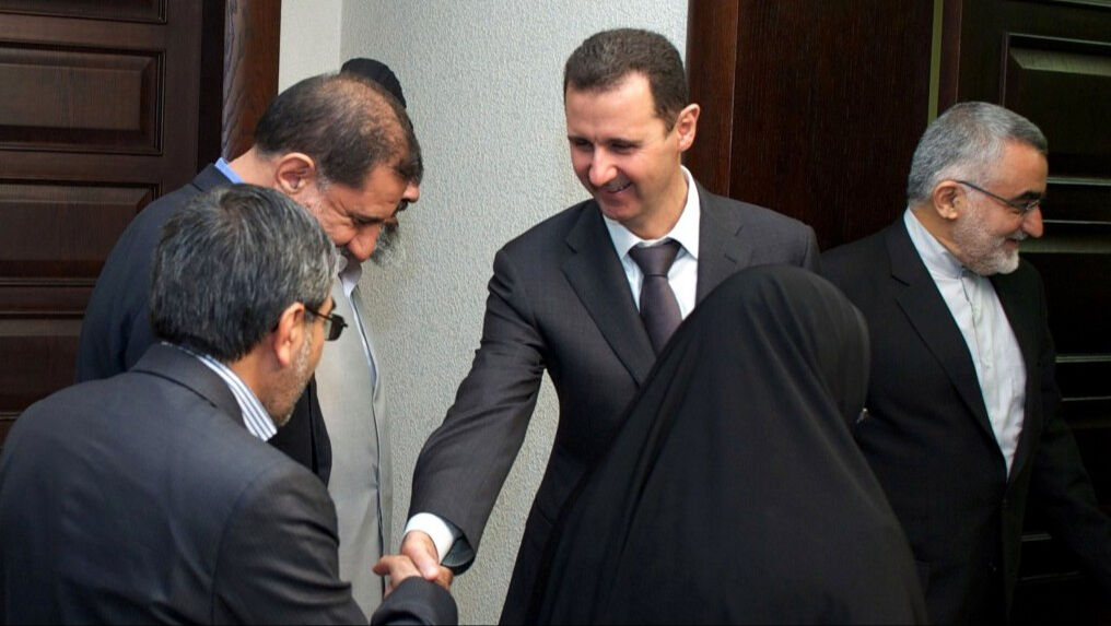 Suriye'de Beşar Esad'ın iktidardaki çeyrek yüzyılı: İktidar, iç savaş ve çöküş Suriye'de Beşar Esad'ın iktidardaki çeyrek yüzyılı: İktidar, iç savaş, çöküş - 3. Resim