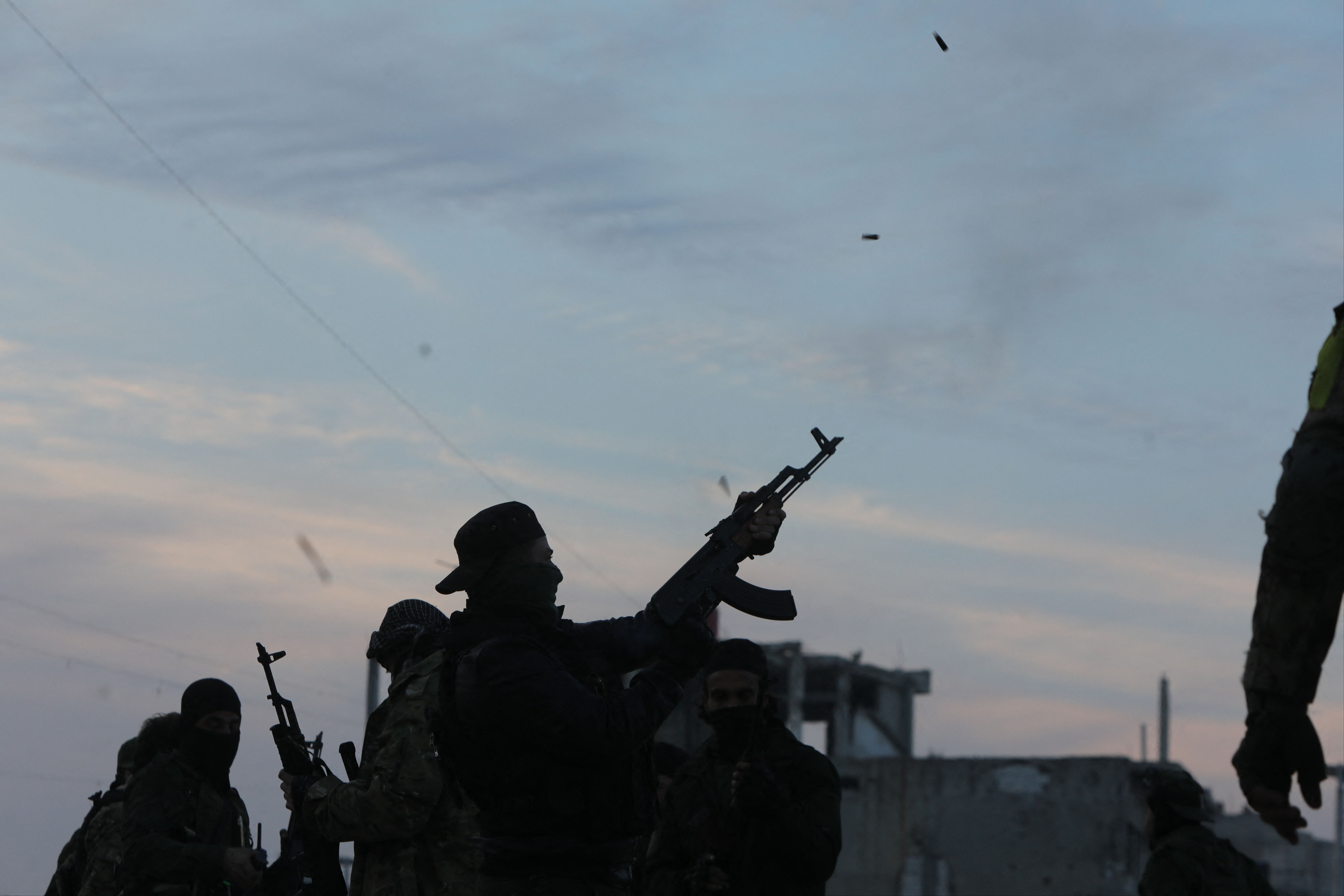 Suriye'de Beşar Esad'ın iktidardaki çeyrek yüzyılı: İktidar, iç savaş ve çöküş Suriye'de Beşar Esad'ın iktidardaki çeyrek yüzyılı: İktidar, iç savaş, çöküş - 7. Resim