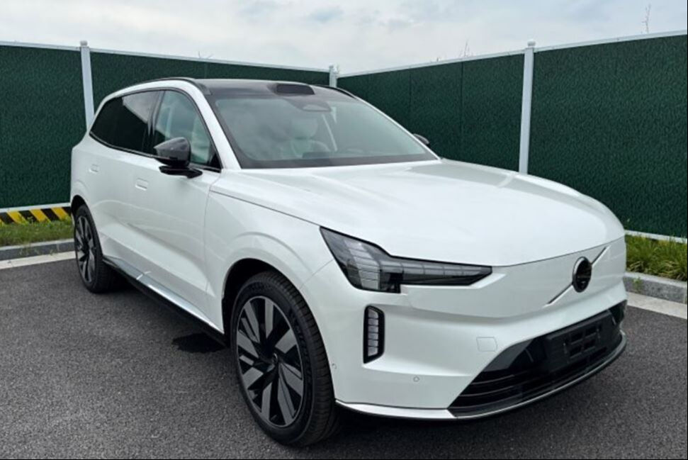 Çinli Volvo’nun amiral gemisi EX90 yüzünü gösterdi! Menzili 730 km'ye varıyor - 1. Resim