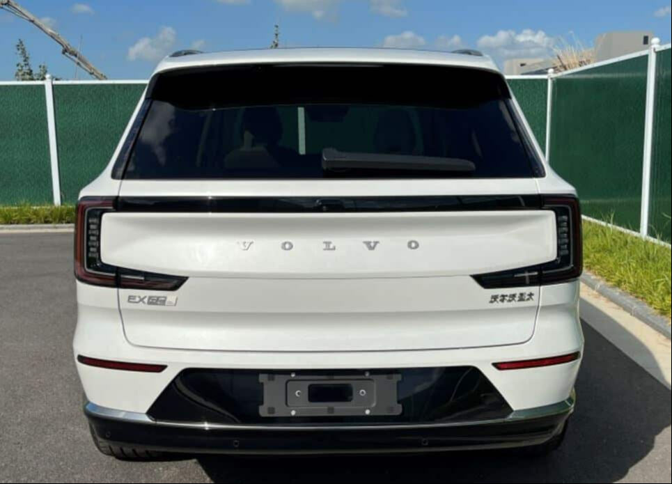 Çinli Volvo’nun amiral gemisi EX90 yüzünü gösterdi! Menzili 730 km'ye varıyor - 2. Resim