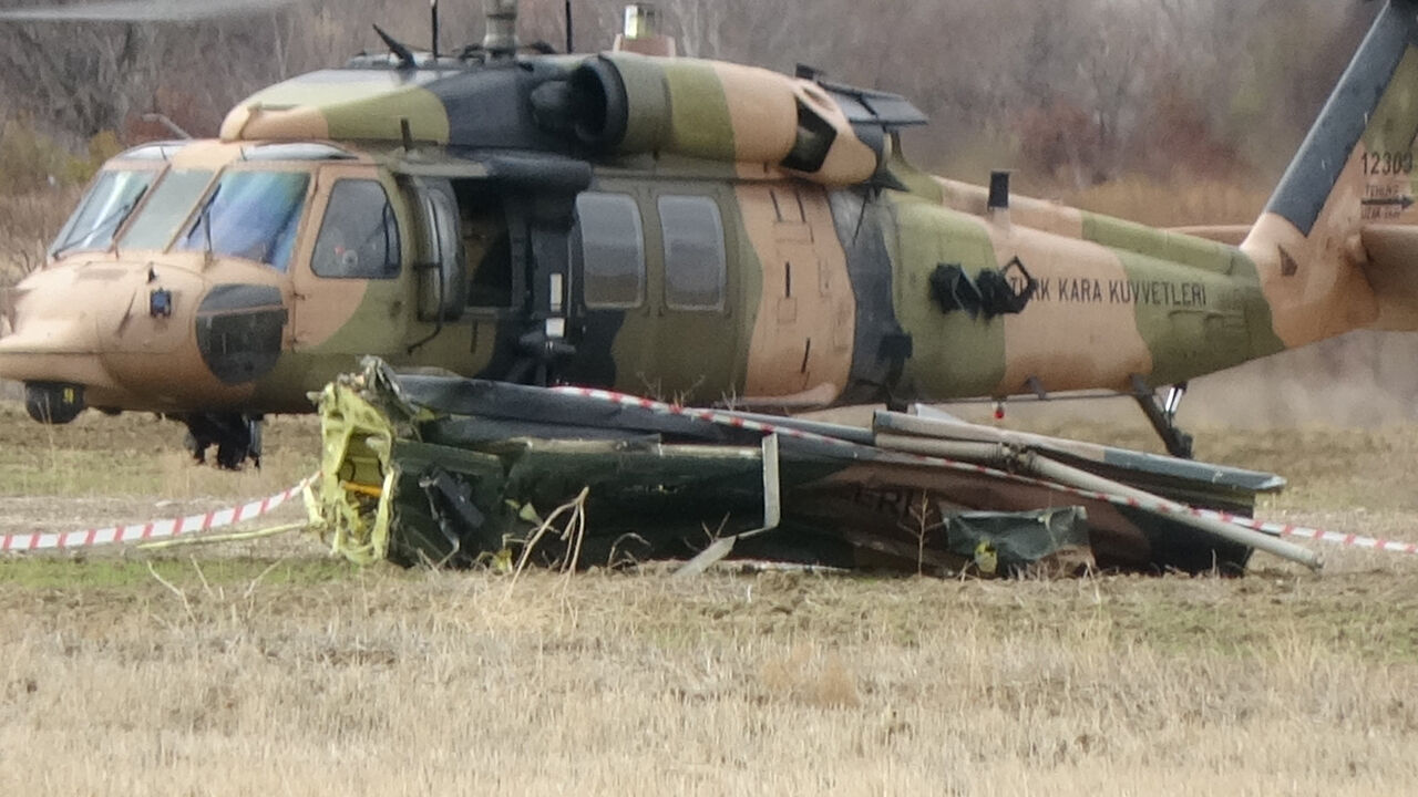 Isparta Keçiborlu'da askeri helikopter düştü! Tuğgeneral İsa Baydilli ile birlikte 6 personel şehit düştü - 5. Resim