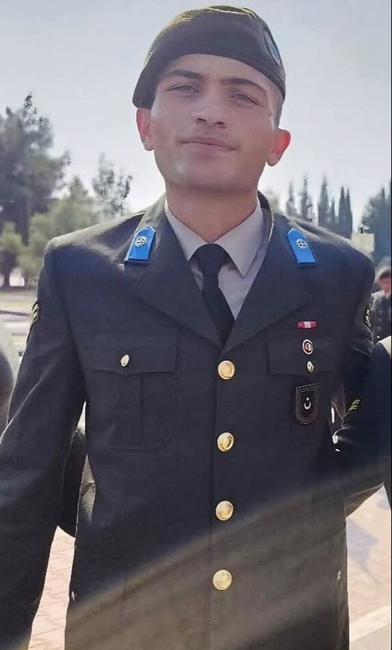 Türkiye vatan evlatlarına ağlıyor! Isparta'da 6 şehidin acı haberi baba ocağına ulaştı - 4. Resim