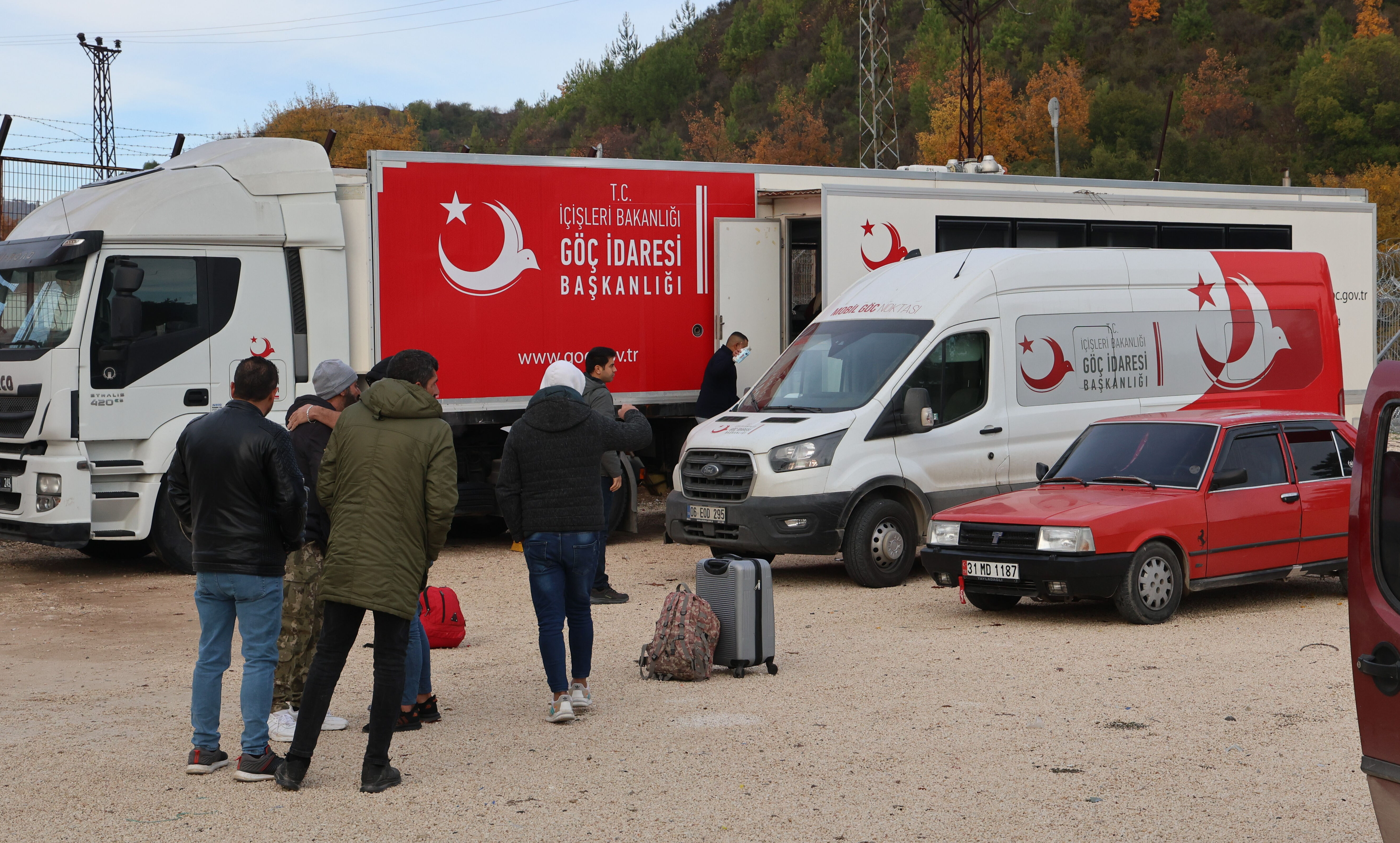 Cumhurbaşkanı Erdoğan duyurmuştu! Yayladağı Gümrük Kapısı’ndan geçişler başladı Cumhurbaşkanı Erdoğan duyurmuştu! Yayladağı Gümrük Kapısı’ndan geçişler başladı - 1. Resim