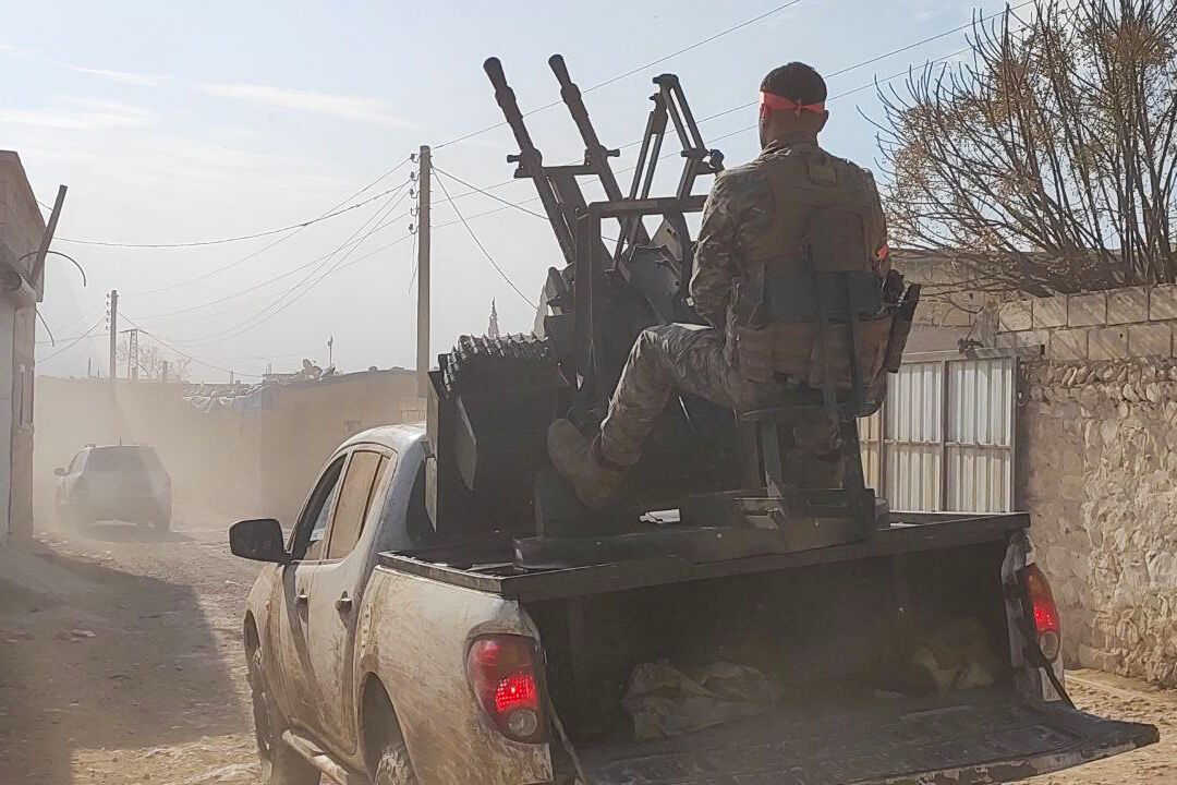 En büyük terör yuvası Menbiç'i temizlemişlerdi! İşte Suriyeli muhaliflerin yeni hedefi: Geliyoruz, dua edin - 1. Resim