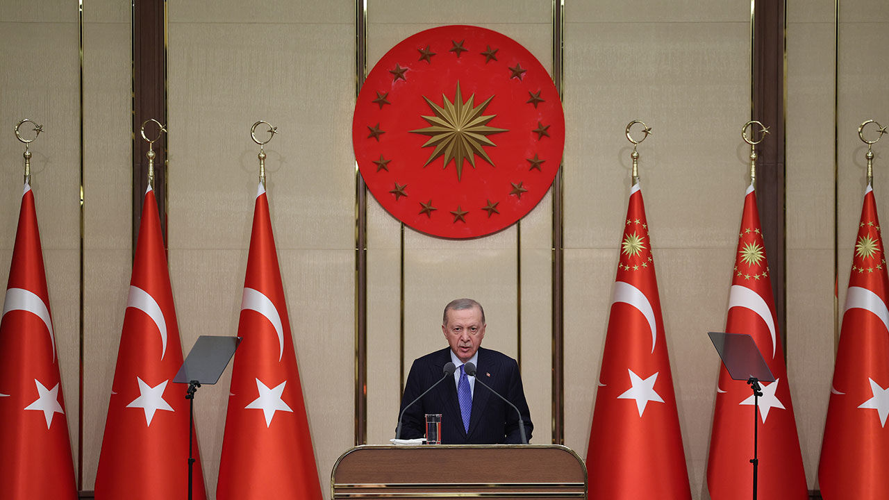 Erdoğan muhalefetin Suriye politikasını topa tuttu: Ülkemize yeni bir Boraltan Köprüsü utancı yaşatmalarına engel olduk Erdoğan muhalefetin Suriye politikasını topa tuttu: Ülkemize yeni bir Boraltan Köprüsü utancı yaşatmalarına engel olduk - 1. Resim