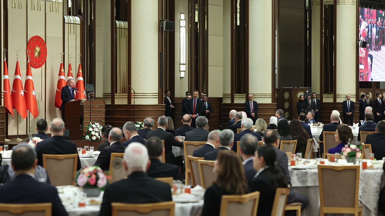 Erdoğan muhalefetin Suriye politikasını topa tuttu: Ülkemize yeni bir Boraltan Köprüsü utancı yaşatmalarına engel olduk Erdoğan muhalefetin Suriye politikasını topa tuttu: Ülkemize yeni bir Boraltan Köprüsü utancı yaşatmalarına engel olduk - 4. Resim