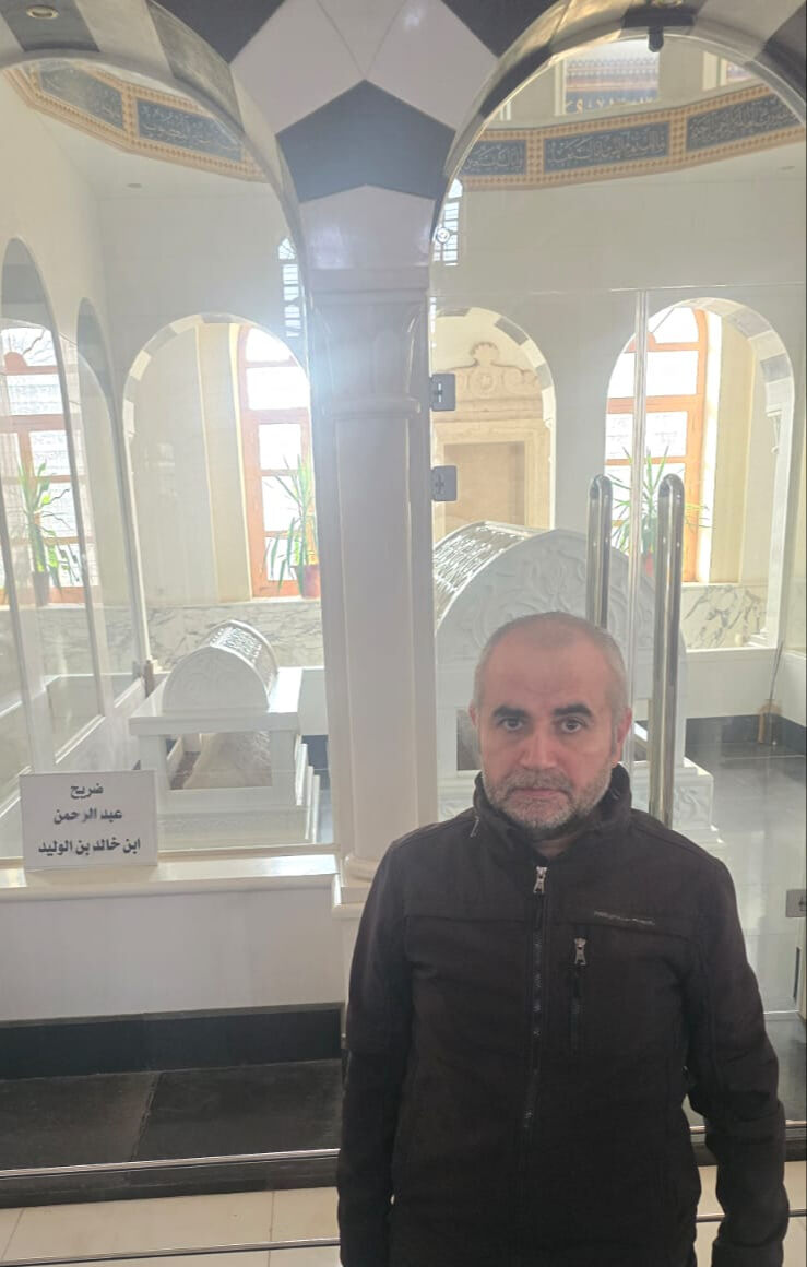 Humus'ta Halid Bin Velid Türbesi dolup taştı! Suriyeliler tarihi yerlere akın ediyor Humus'ta Halid Bin Velid Türbesi dolup taştı! Suriyeliler tarihi yerlere akın ediyor - 3. Resim