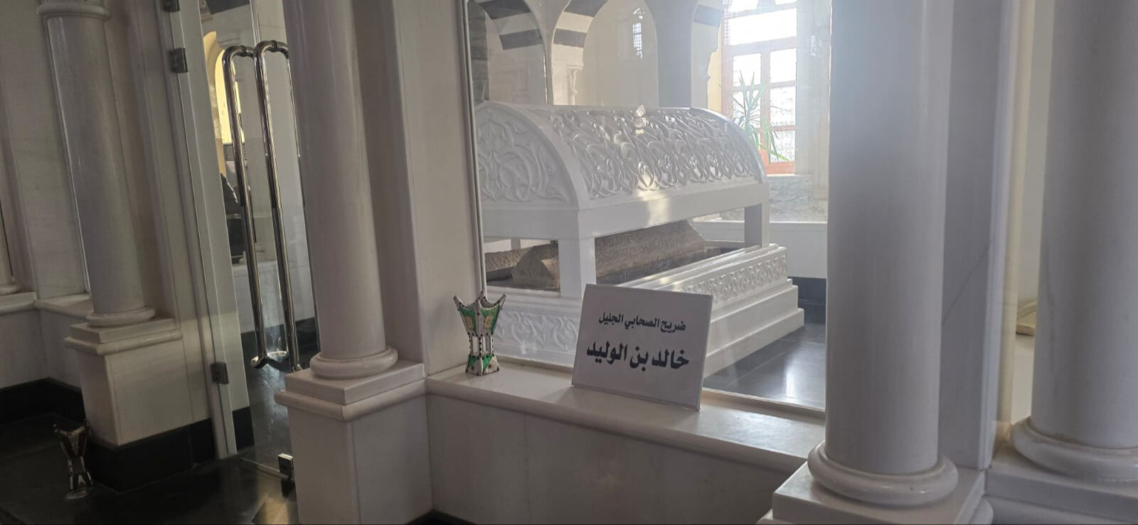 Humus'ta Halid Bin Velid Türbesi dolup taştı! Suriyeliler tarihi yerlere akın ediyor Humus'ta Halid Bin Velid Türbesi dolup taştı! Suriyeliler tarihi yerlere akın ediyor - 5. Resim