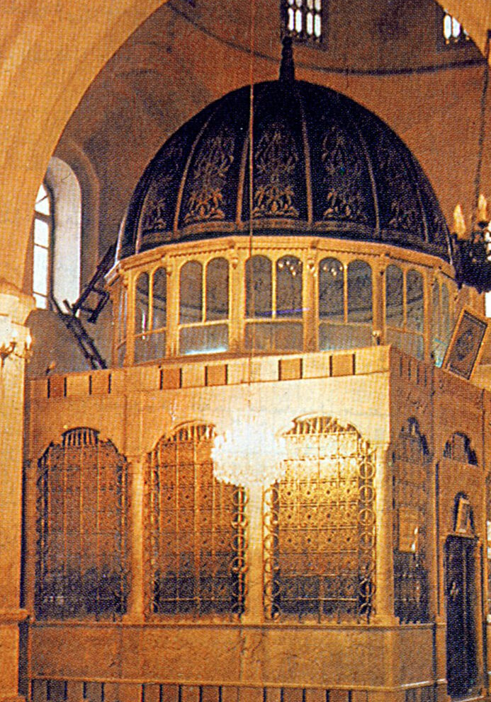 Humus'ta Halid Bin Velid Türbesi dolup taştı! Suriyeliler tarihi yerlere akın ediyor Humus'ta Halid Bin Velid Türbesi dolup taştı! Suriyeliler tarihi yerlere akın ediyor - 6. Resim