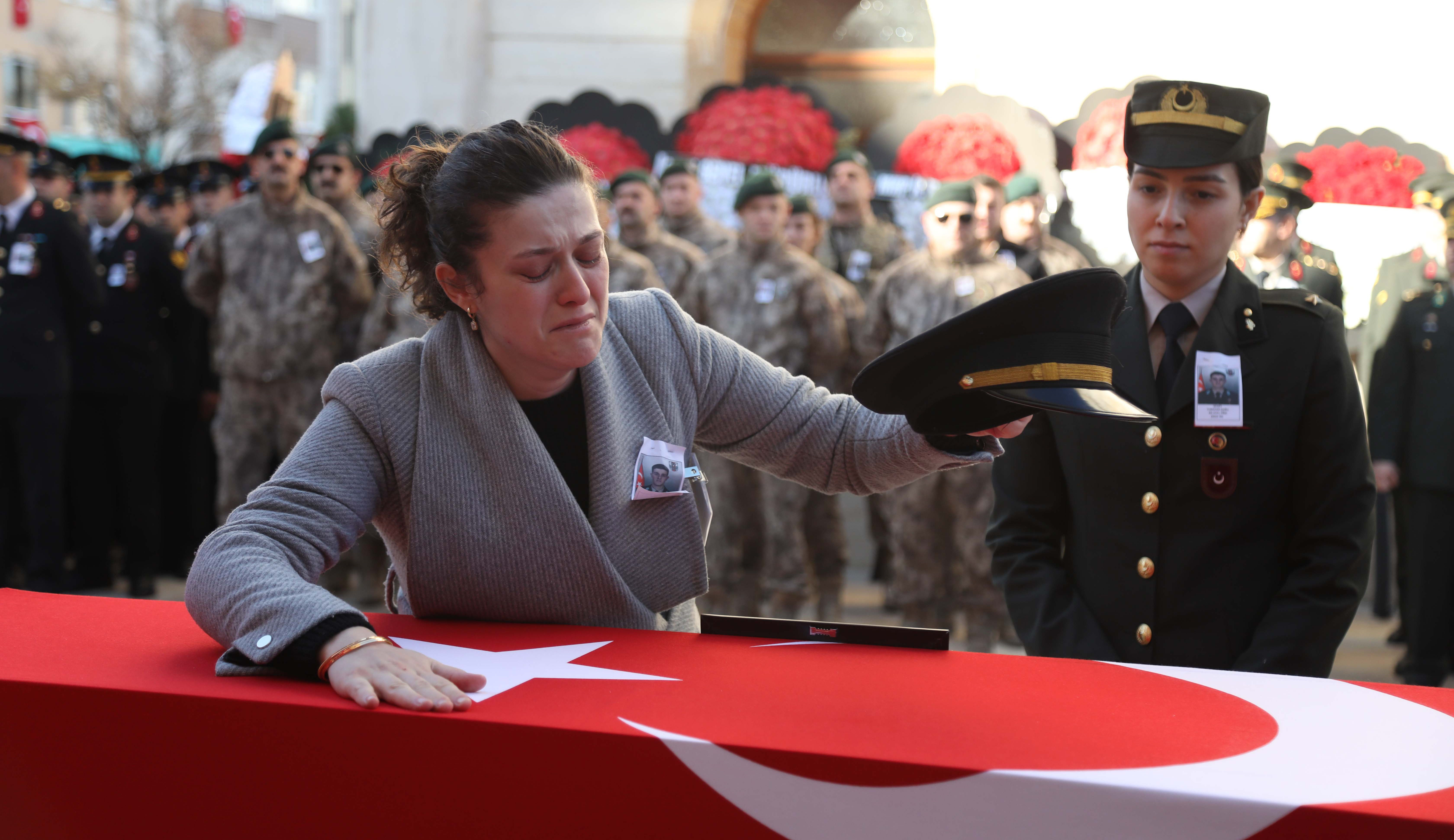 Isparta şehitlerine veda! Binlerce kişi törenlere akın etti - 1. Resim