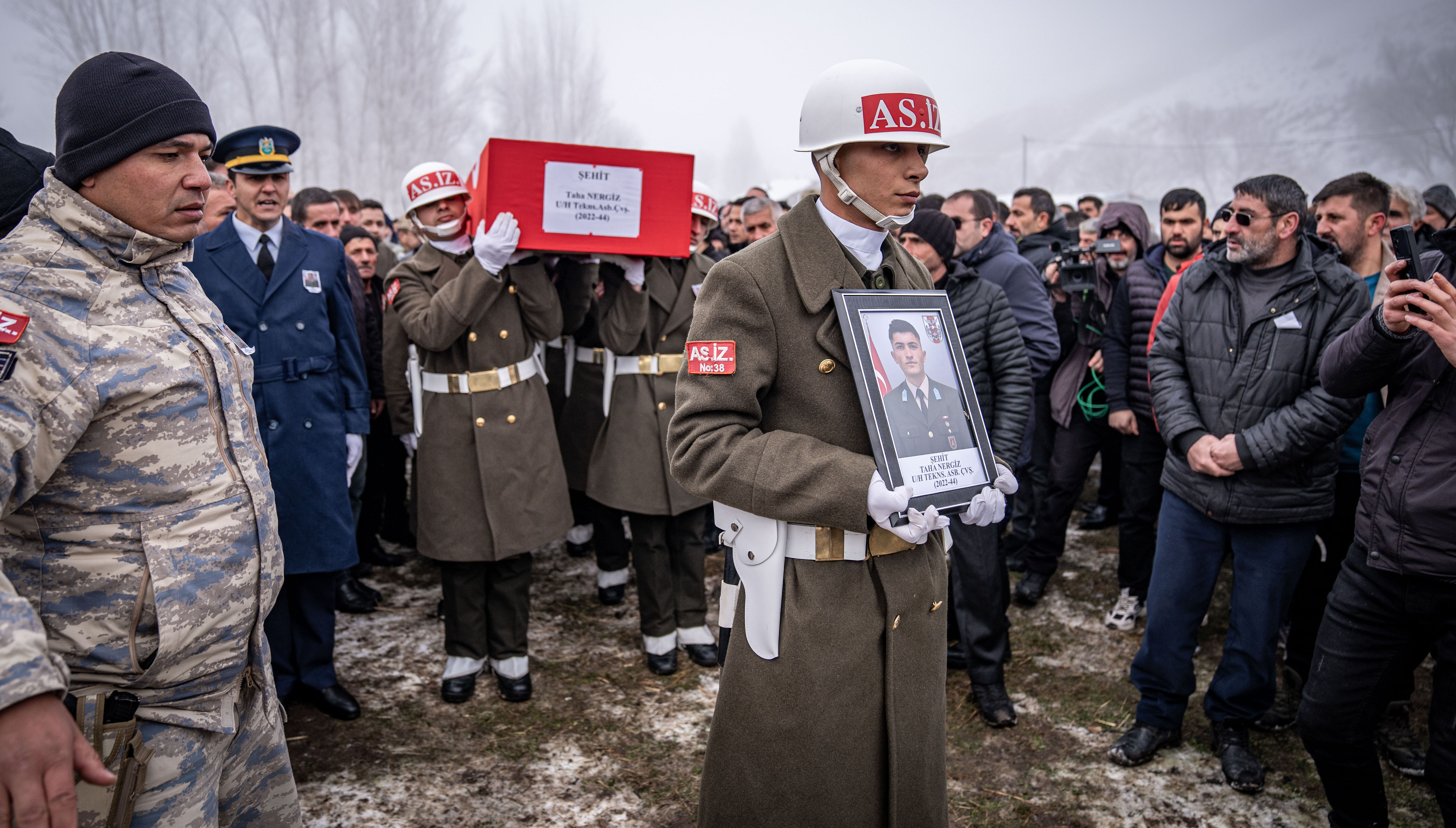 Isparta şehitlerine veda! Binlerce kişi törenlere akın etti - 2. Resim