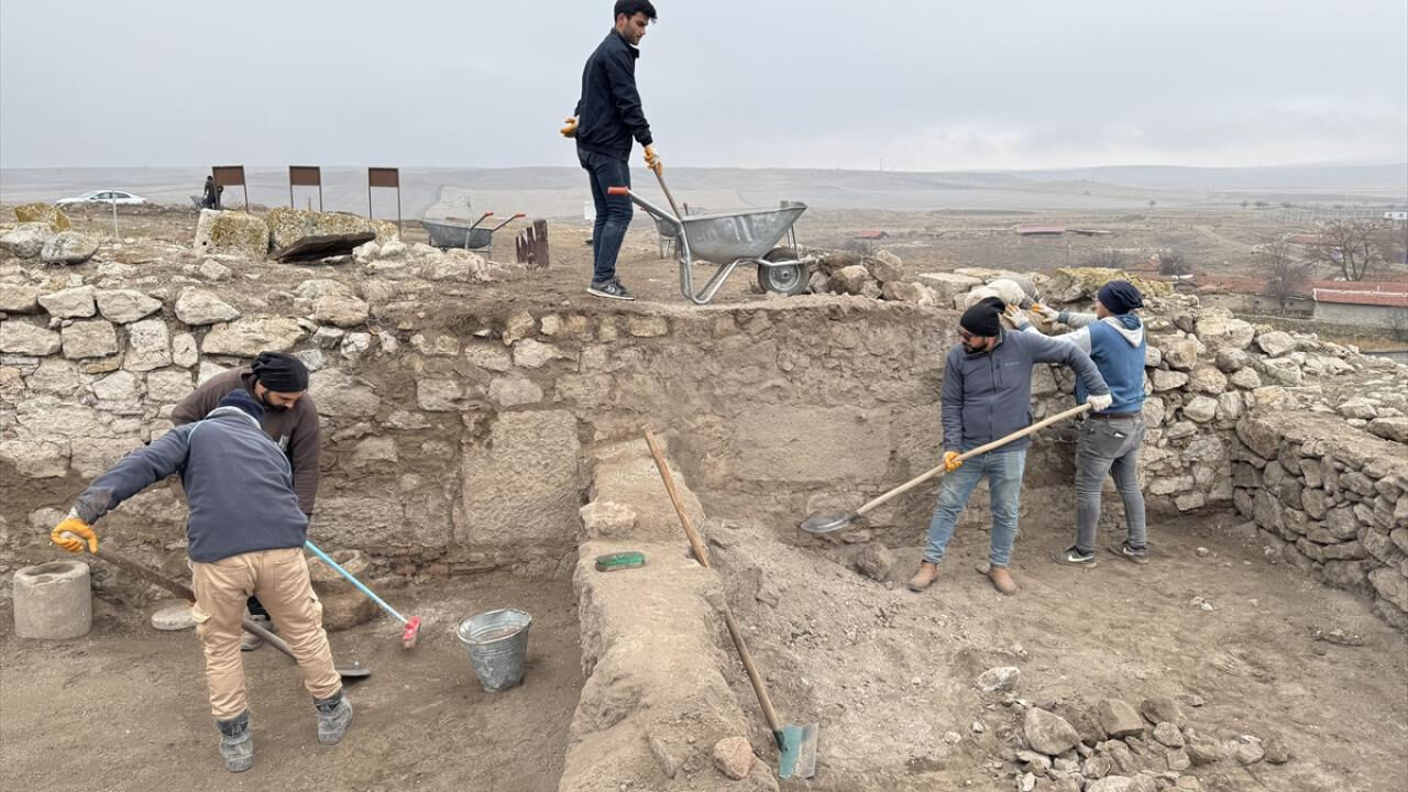 Amorium'da tarihi keşif! 4 bin yıllık antik şehirde Selçuklu hamamı bulundu - 1. Resim