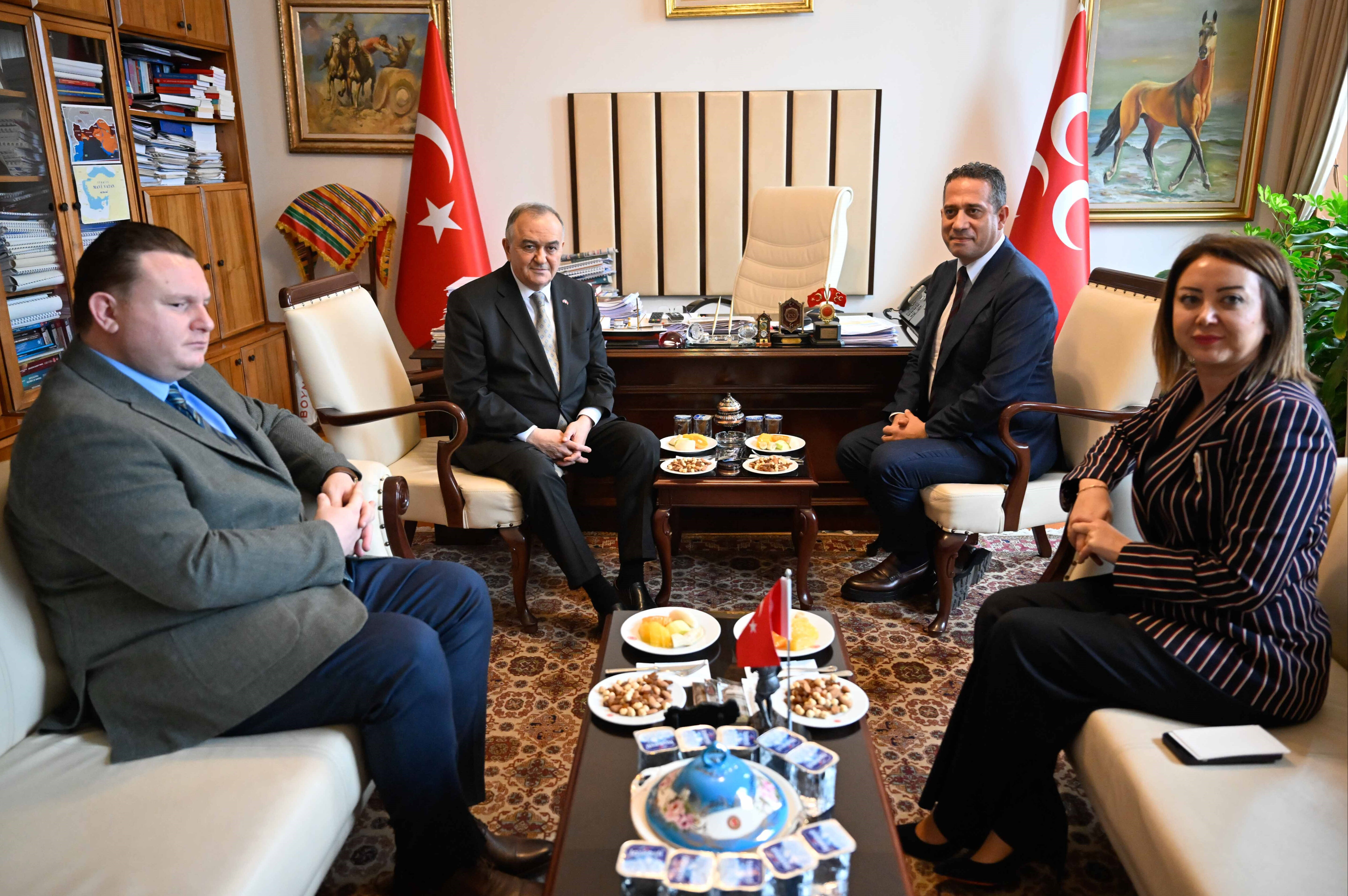 CHP ve MHP'nin kurmayları bir arada: Gündem 'kayyım' ataması - 1. Resim