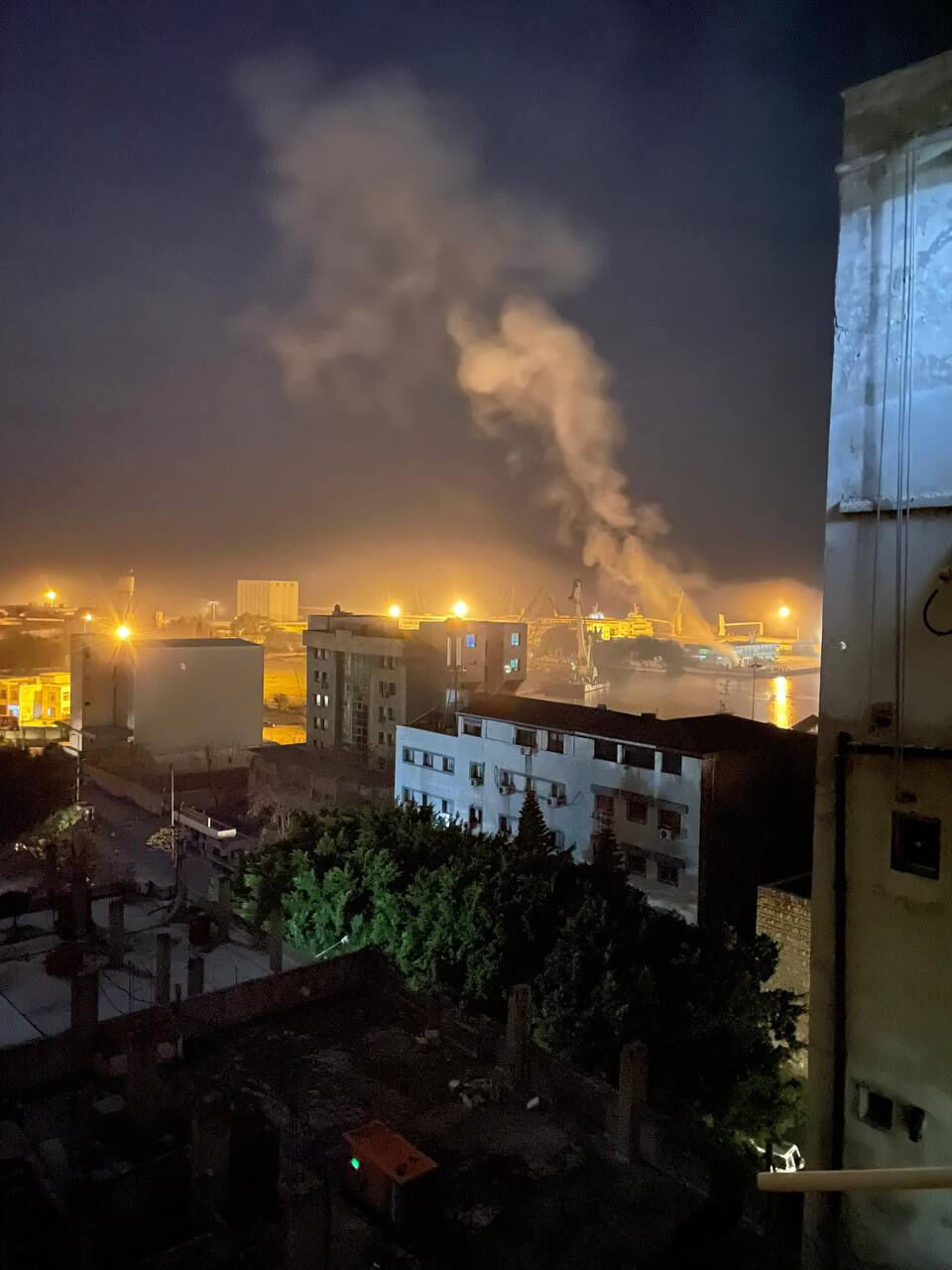 İsrail, Suriye’de 250 noktaya bomba yağdırdı! Koordinatları, kaçan rejim askerleri verdi İsrail, Suriye’de 250 noktaya bomba yağdırdı! Koordinatları, kaçan rejim askerleri verdi - 1. Resim