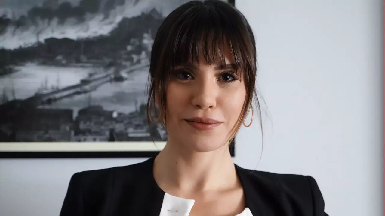 Kalpazan dizisi final yaptı! Şükran Ovalı iddialı diziyle anlaştı Kalpazan dizisi final yaptı! Şükran Ovalı iddialı diziyle anlaştı - 2. Resim