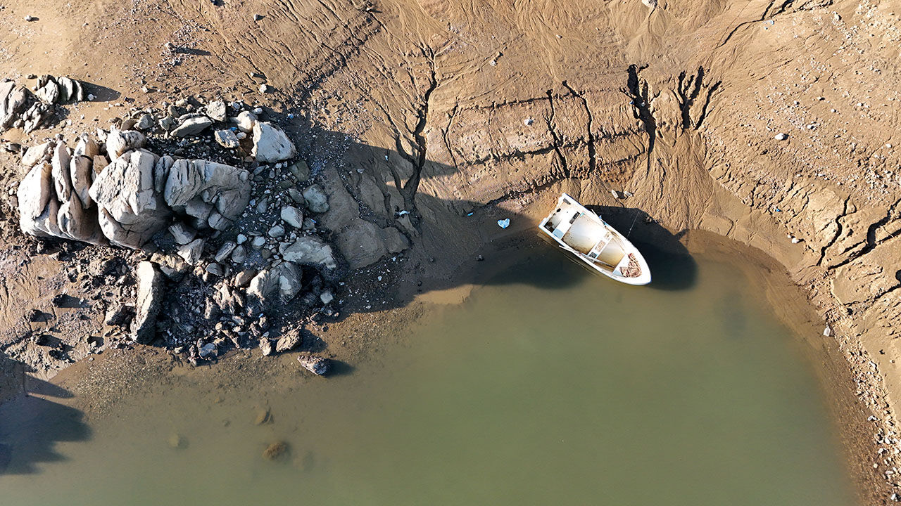 Kırklareli'nde korkutan görüntüler! Kayalıköy Barajı'nın doluluk oranı yüzde 13'e düştü - 1. Resim
