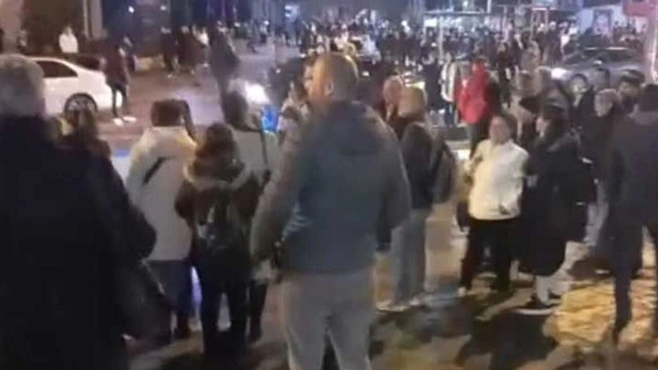 Metroda yangın! Büyük panik, seferler iptal mi? Ankara metrosunda yangın! Ankara metro seferleri durdu mu, metrolar çalışıyor mu? - 1. Resim