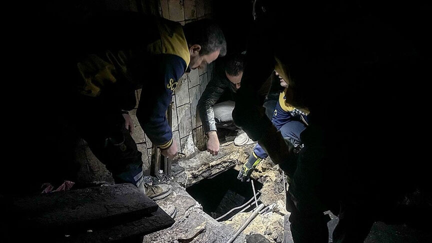 Suriye'deki işkence hapishanelerine ilk yorum! Muhalif lider Cevlani 'affedilmeyecekler' diyerek dünyaya seslendi Suriye'deki işkence hapishanelerine ilk yorum! Muhalif lider Cevlani 'affedilmeyecekler' diyerek dünyaya seslendi - 1. Resim