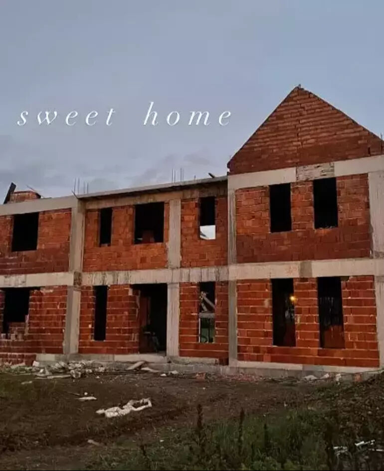 Dilan Telkök ile Berkay Hardal çifti Muğla'ya yerleşti! Hayallerindeki evi yaptılar! İçinde yok yok... Dilan Telkök ile Berkay Hardal çifti Muğla'ya yerleşti! Hayallerindeki evi yaptılar! İçinde yok yok... - 4. Resim