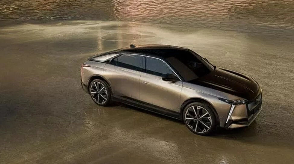 DS Automobiles yüzde 100 elektrikli amiral gemisi DS N°8'i tanıttı! DS Automobiles yüzde 100 elektrikli amiral gemisi DS N°8'i tanıttı! - 2. Resim