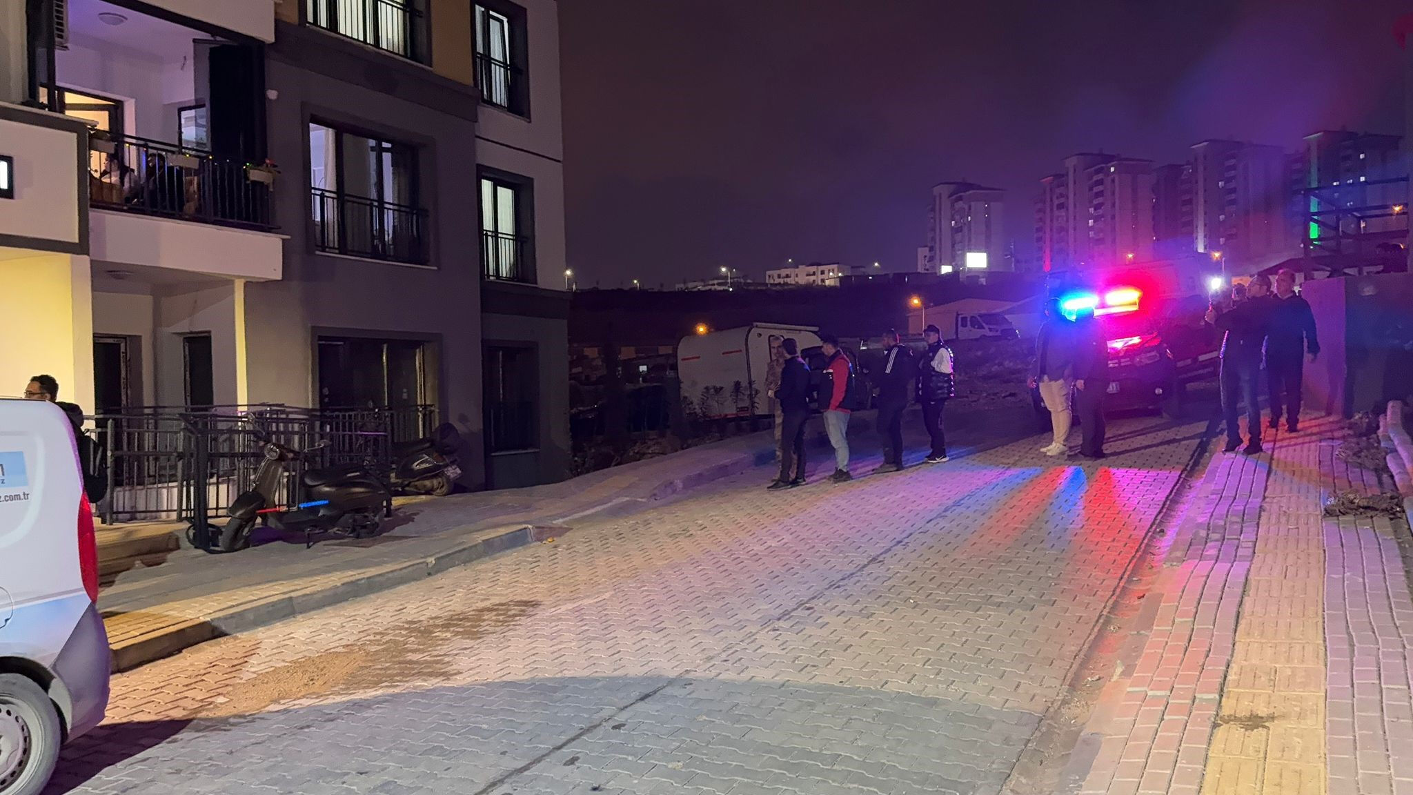 Hatay'da anne ve 3 çocuğu evde ölü olarak bulundu - 1. Resim