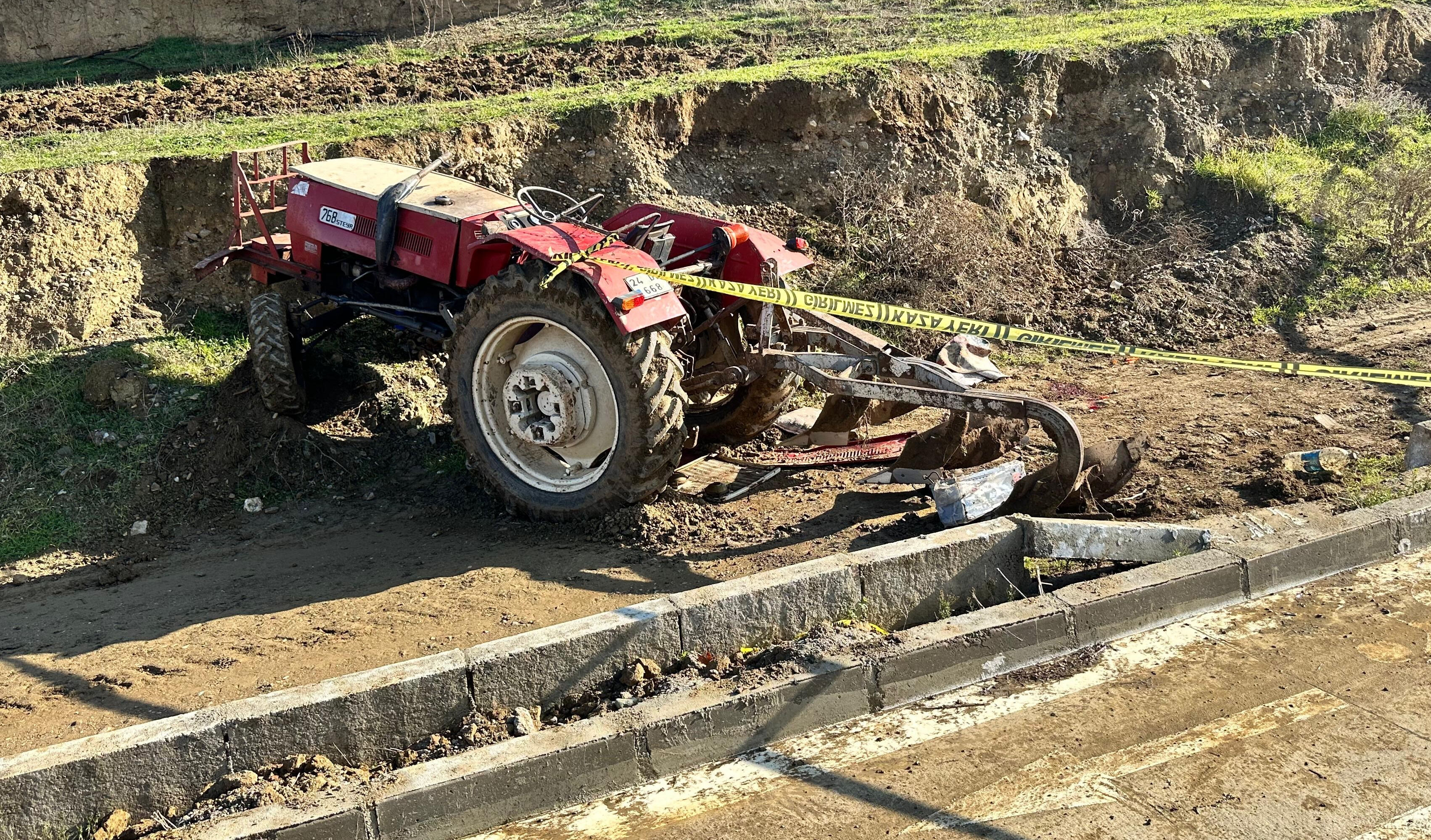 Kullandığı traktörün altında kalan çiftçi hayatını kaybetti - 1. Resim