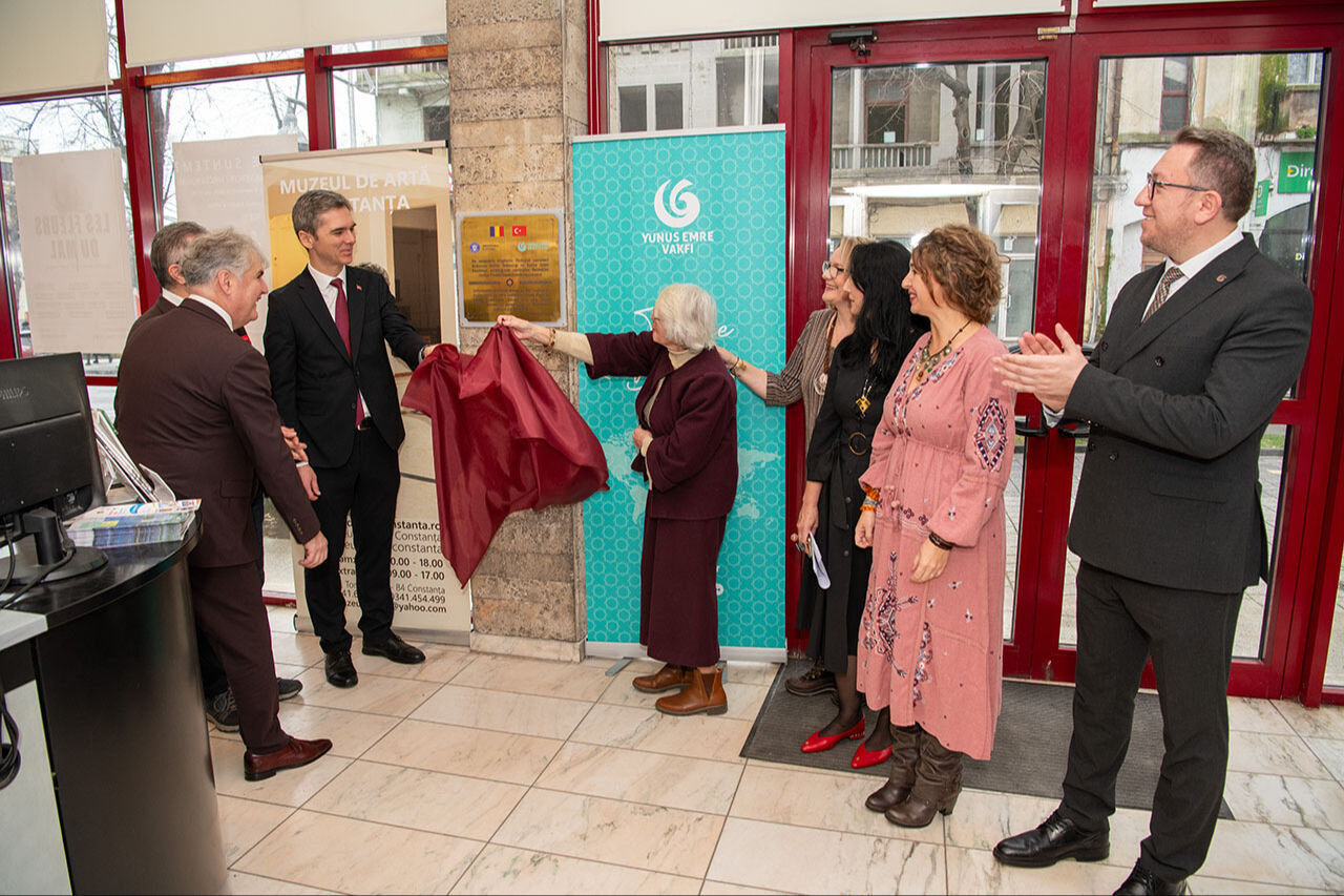 Romanya’daki müze ve ören yerlerini Türkçeleştirildi! Yunus Emre Enstitüsü'nden 'Rehberim Türkçe Projesi' - 1. Resim