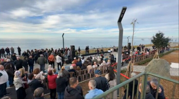 Şehit cenazesi sırasında konserli anıt açılışı yaptılar - 2. Resim