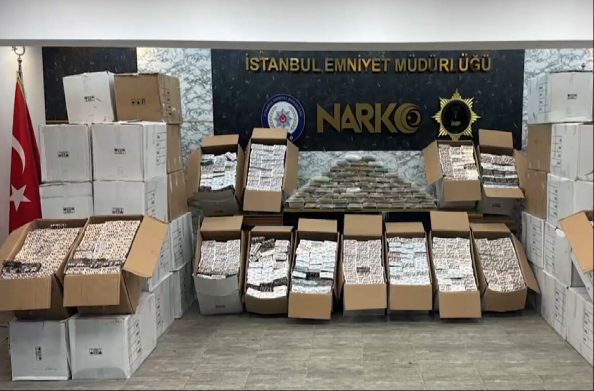 Sokaklar uyuşturucu satıcılarından temizleniyor! 8'i daha tutuklandı - 3. Resim