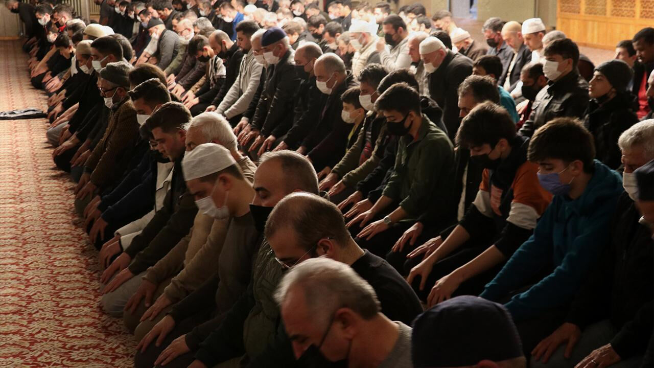 2024 ve 2025 yılı Teravih Namazı saatleri! Teravih Namazı saat kaçta başlar kaçta biter? 2024 ve 2025 yılı Teravih Namazı saatleri! Teravih Namazı saat kaçta başlar kaçta biter? - 2. Resim