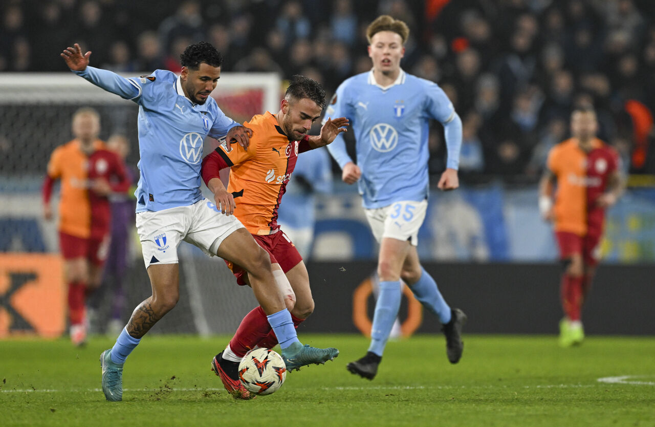 Malmö-Galatasaray maçı sonrası Okan Buruk'a eleştiri!  Malmö-Galatasaray maçı sonrası Okan Buruk'a eleştiri!