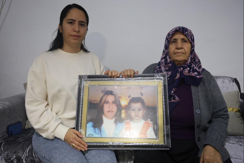 Reyhanlı'daki saldırılarda 1,5 yaşındaki kızı yanarak ölmüştü! Acılı anne konuştu: Aynı acıyı Esad da yaşasın Reyhanlı'daki saldırılarda 1,5 yaşındaki kızı yanarak ölmüştü! Acı anne konuştu: Aynı acıyı Esad'da yaşasın - 1. Resim