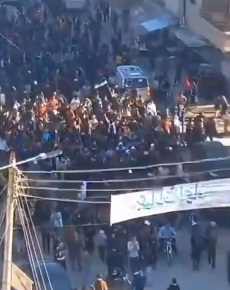 Suriye'den defolup gidin! Ayaklanan aşiretler terör tiyatrosuna meydan okudu - 2. Resim