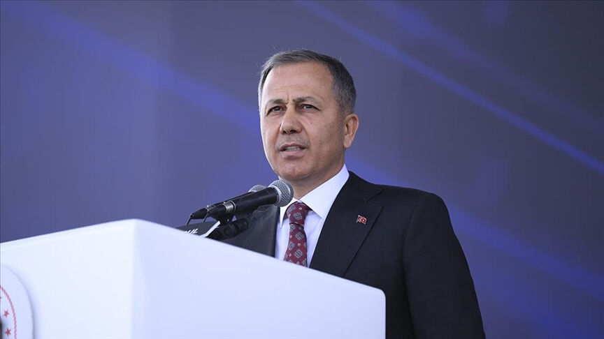 Bakan Yerlikaya, Esad'ın devrilmesinden sonra ülkesine dönen Suriyelilerin sayısını açıkladı Bakan Yerlikaya, Esad'ın devrilmesinden sonra ülkesine dönen Suriyelilerin sayısını açıkladı - 1. Resim