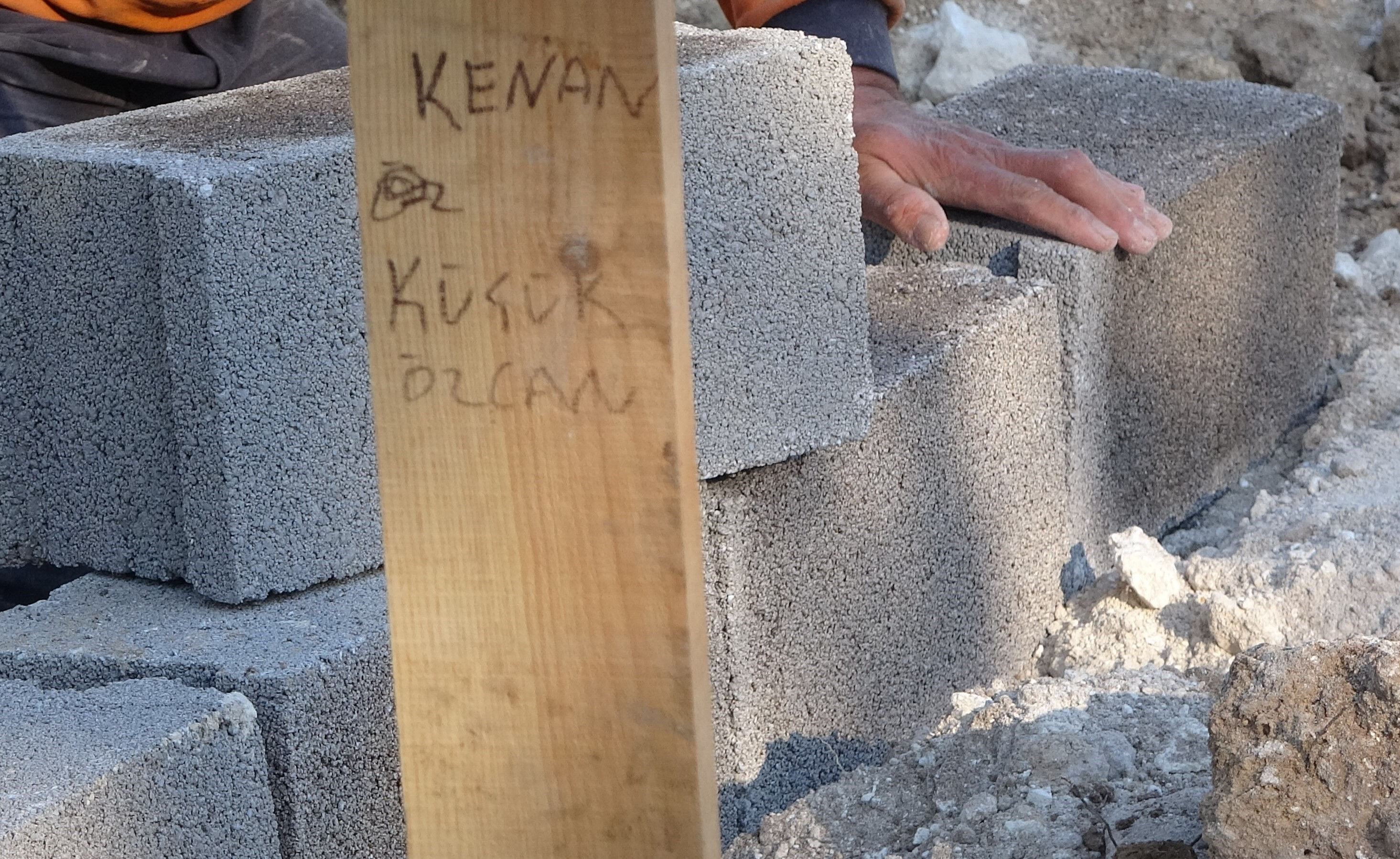 Çilli Bom'un bestekarı hayatını kaybetti! 5 kişi ile kimsesizler mezarlığına gömüldü - 2. Resim