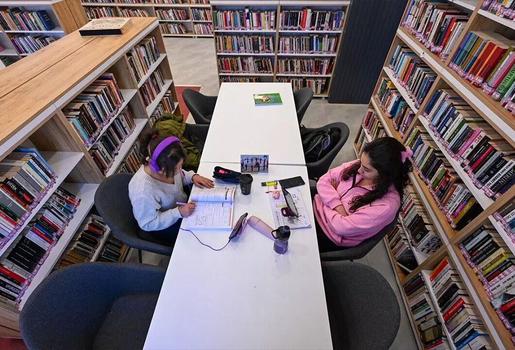 Vizontele Tuuba filmine konu olan Van'daki ilçeye 27 bin kitaplık kütüphane: 5 bin üyesi var - 2. Resim