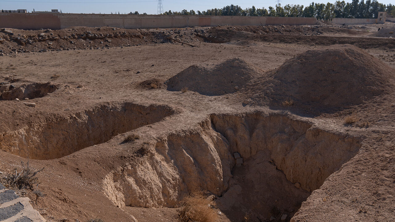12 yıllık katliam! Şam'da 75 bin kişilik toplu mezar, her biri 20 metre... - 3. Resim